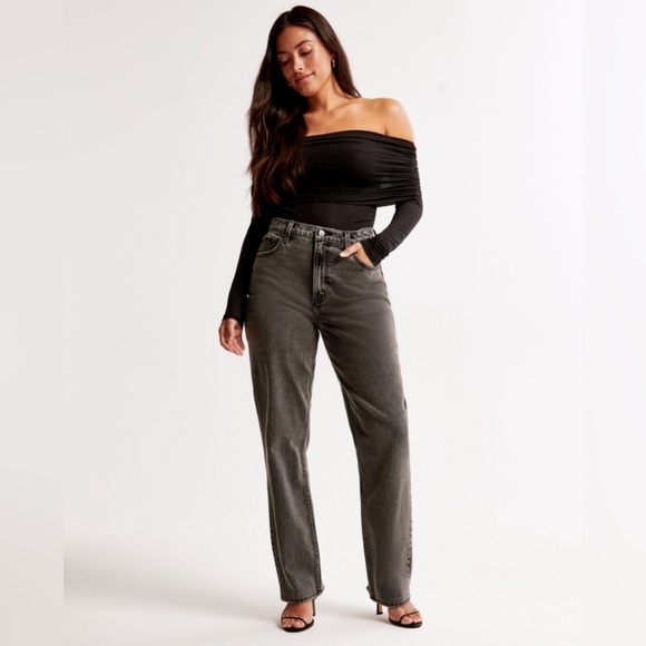 Abercrombie & Fitch Denim - NWT Abercrombie Curve Love Ultra High Rise 90s Straight Jean